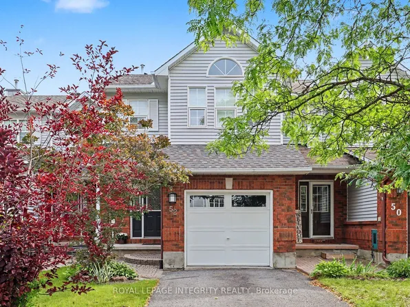 52 Blackdome Cres, Ottawa, ON K2T 1A9