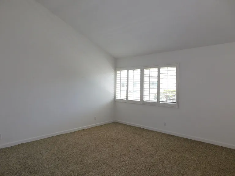 8312 Kingsdale Dr — Photo 32