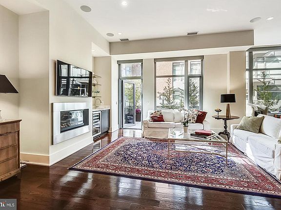 2nd image of 601 N Fairfax St APT 204