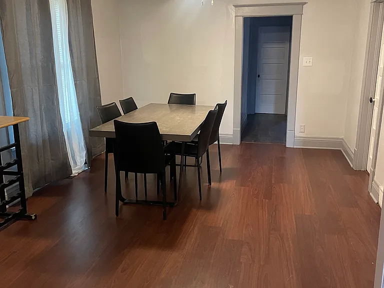 Dining toward Kitchen