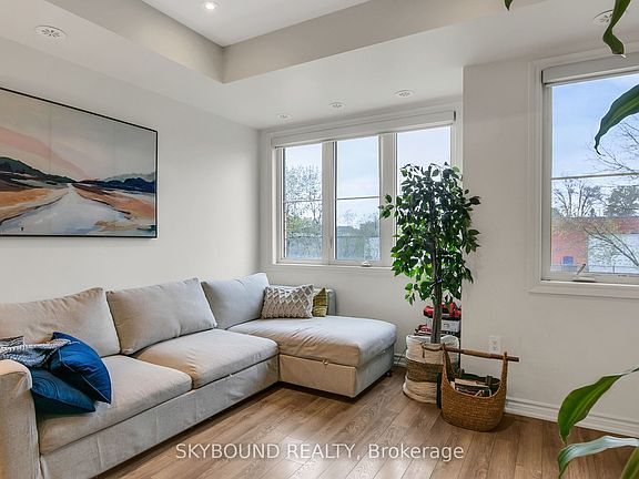 4th image of 380 Hopewell Ave