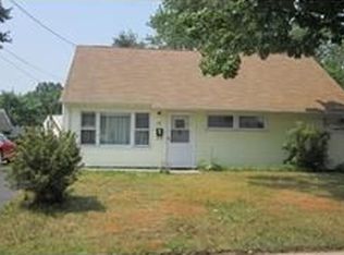 28 Richmond Rd, Edison, NJ 08817