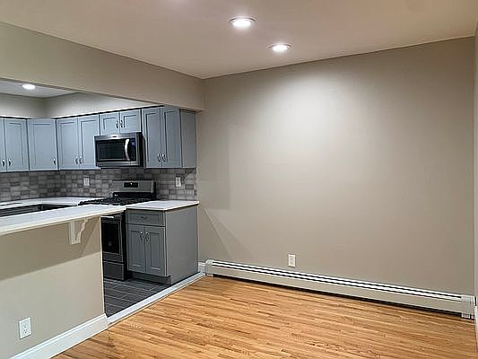 4th image of 31-76 30th St #2