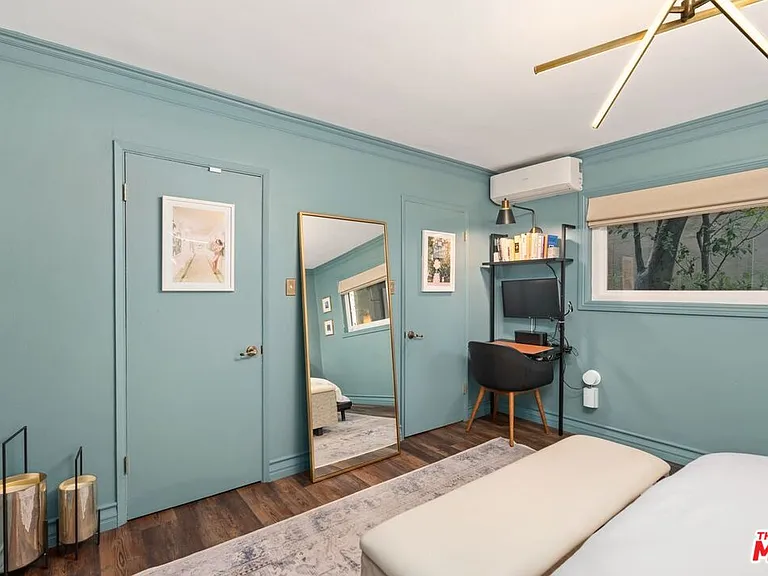 960 Larrabee St #105 — Photo 15