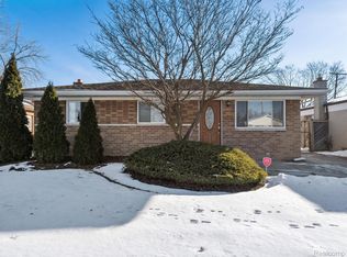 29108 Rymal St, Roseville, MI 48066