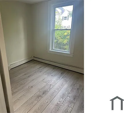 352 Ash St #1 — Photo 6