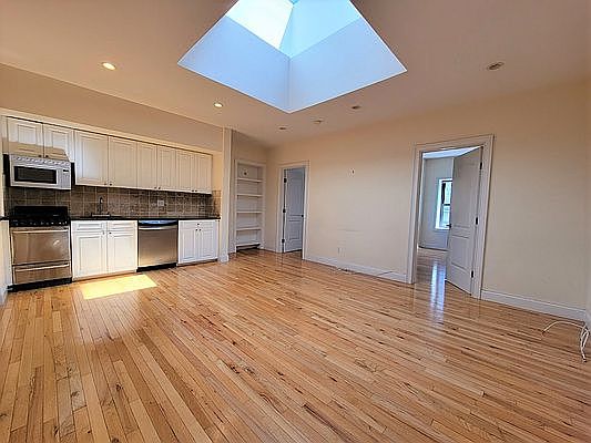 2nd image of 881 10th Ave APT 5g