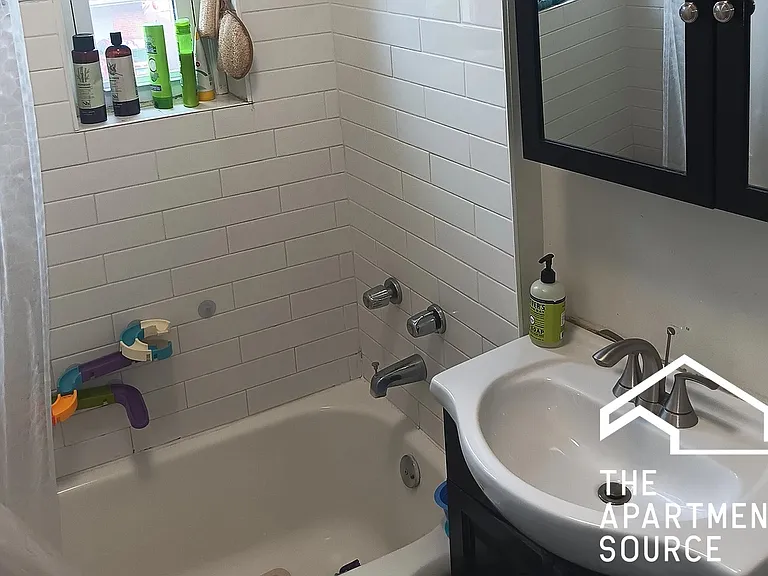 320 Lee St #1 — Photo 7