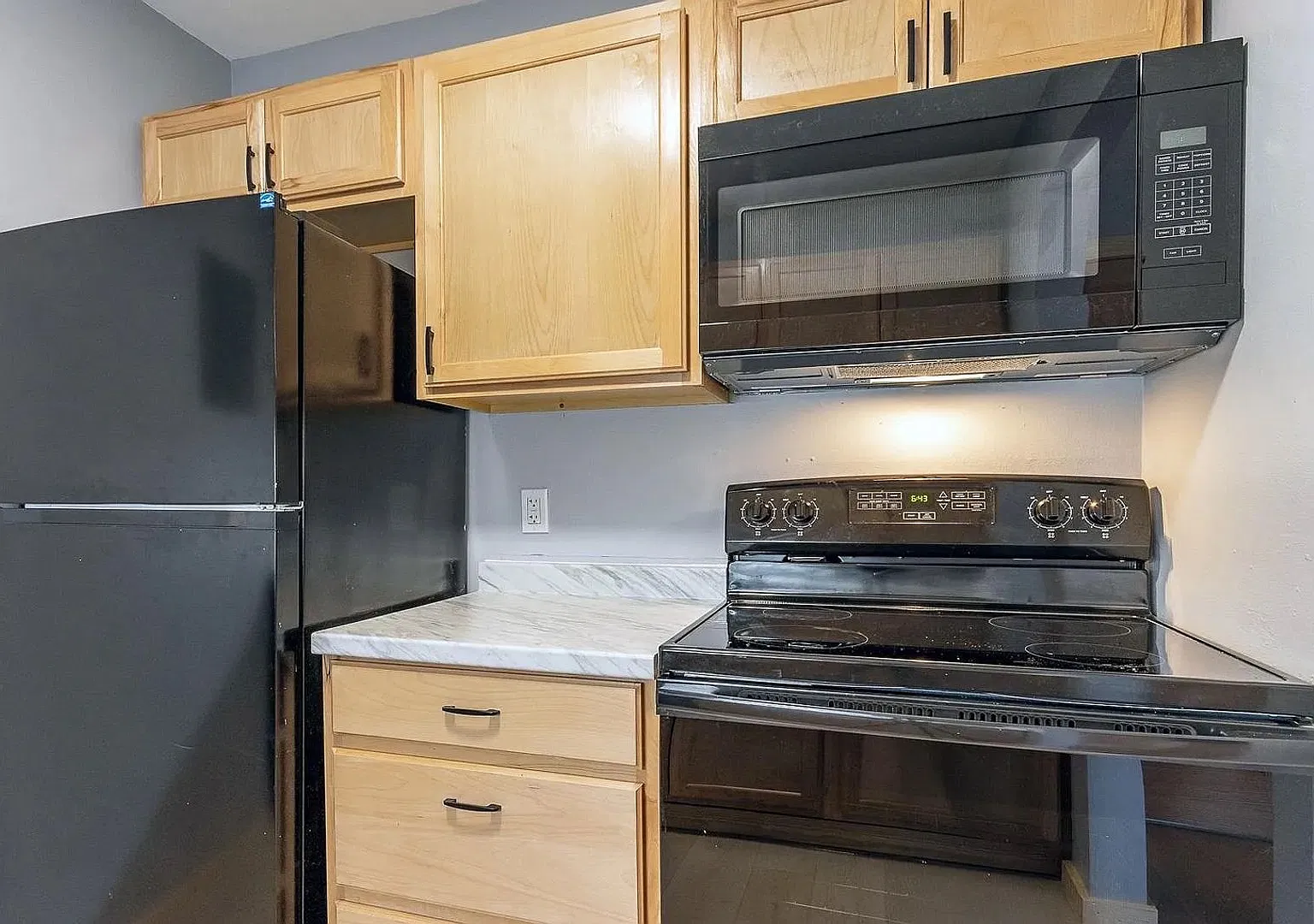 Westview Court Apartments — Photo 1