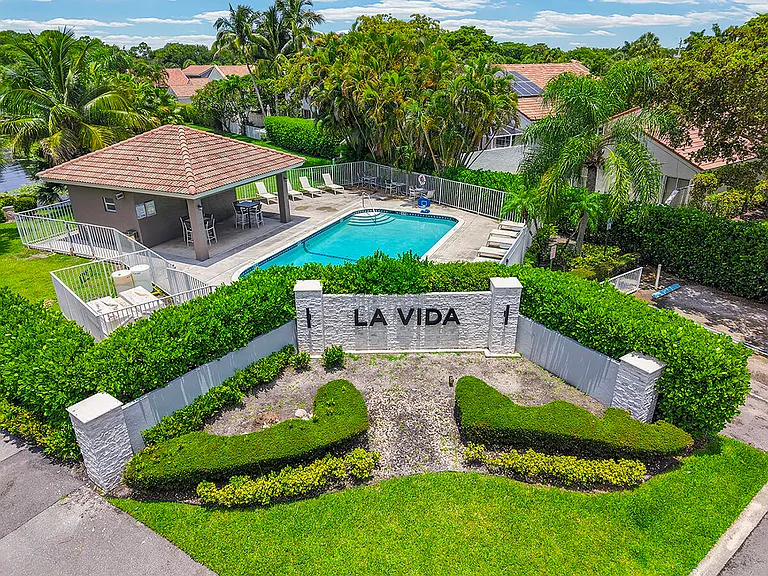 6168 La Vida Ter — Photo 5