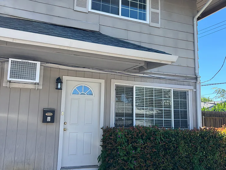 204 Talisman Dr — Photo 32
