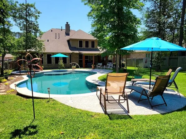 2046 Brookmont Drive, Conroe, TX 77301