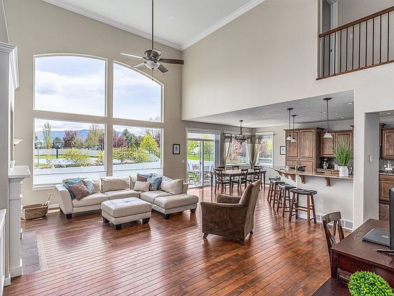 2nd image of 2111 S Dusk Ln