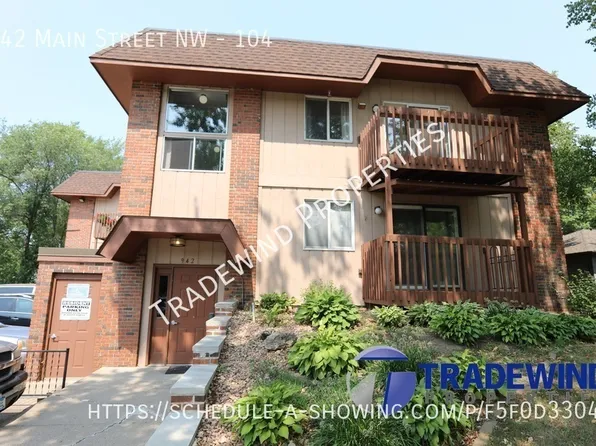 942 Main St NW APT 104, Elk River, MN 55330