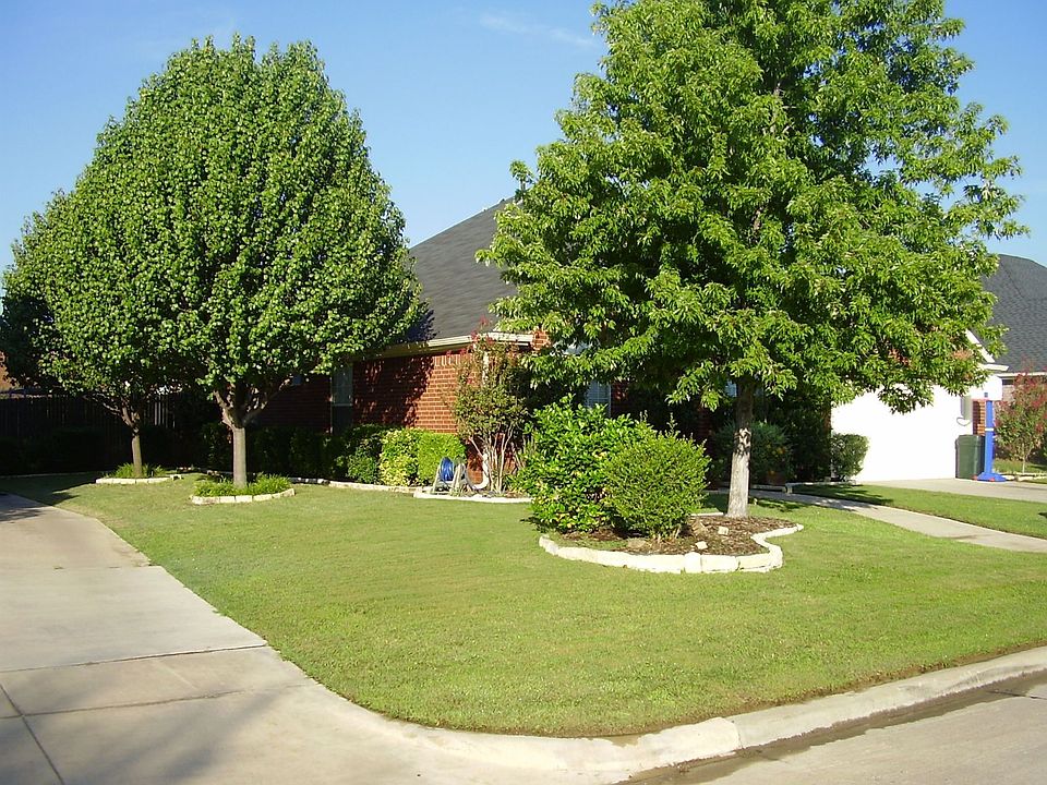 2nd image of 1717 Newcastle Dr