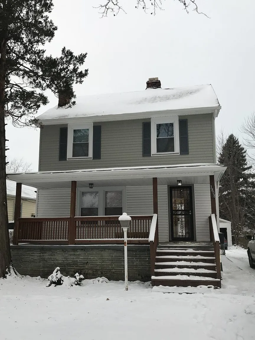 3808 E 154th St photo 1