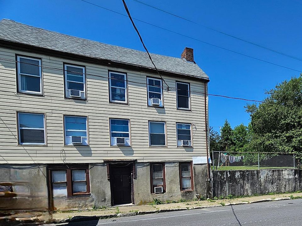 1st image of 235 Columbia St