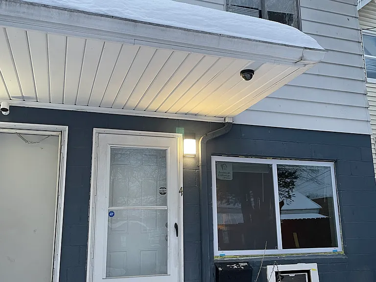 595 Brown St — Photo 17