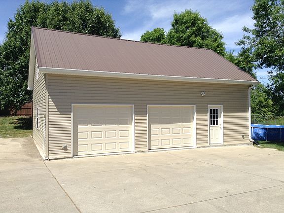 36 x 25, 2.5 car garage