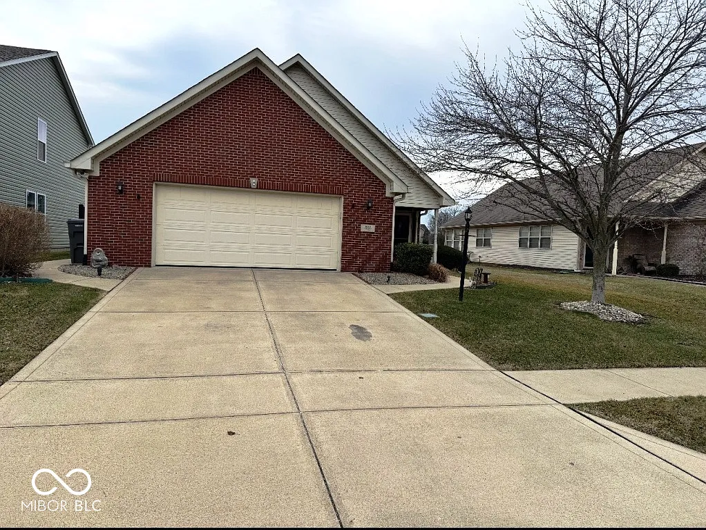 933 Amesbury Ct photo 1