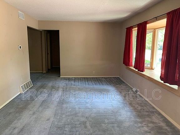 2nd image of 3016 S Euclid Ave