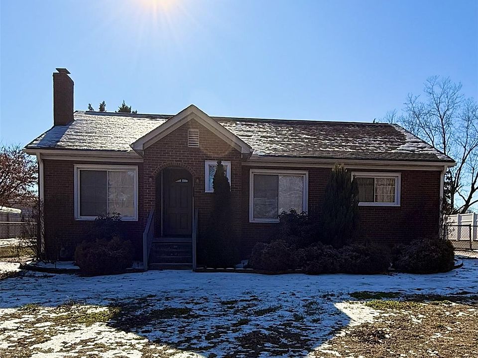1st image of 549 Englewood St NE