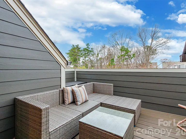 924 Broad River Ln — Photo 23