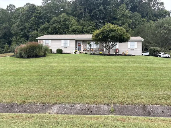 272 Quail Ridge Ct, Galax, VA 24333