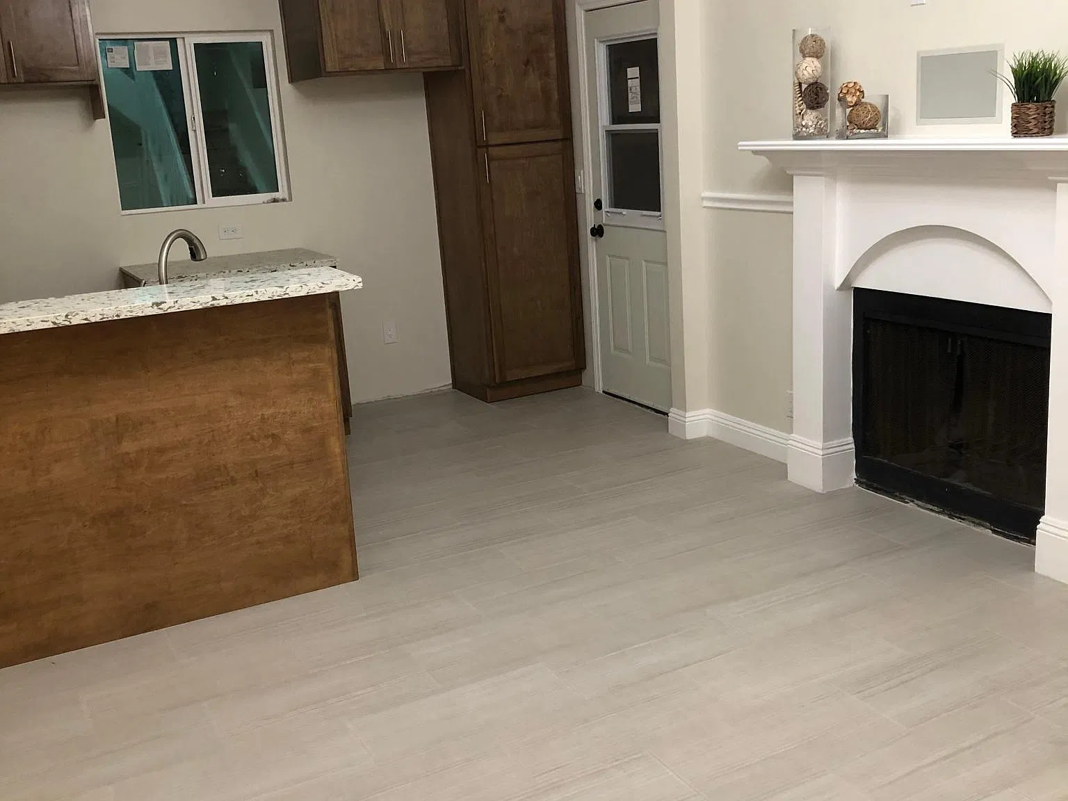 2 bed, 1000 sqft, $2,550 — Photo 2