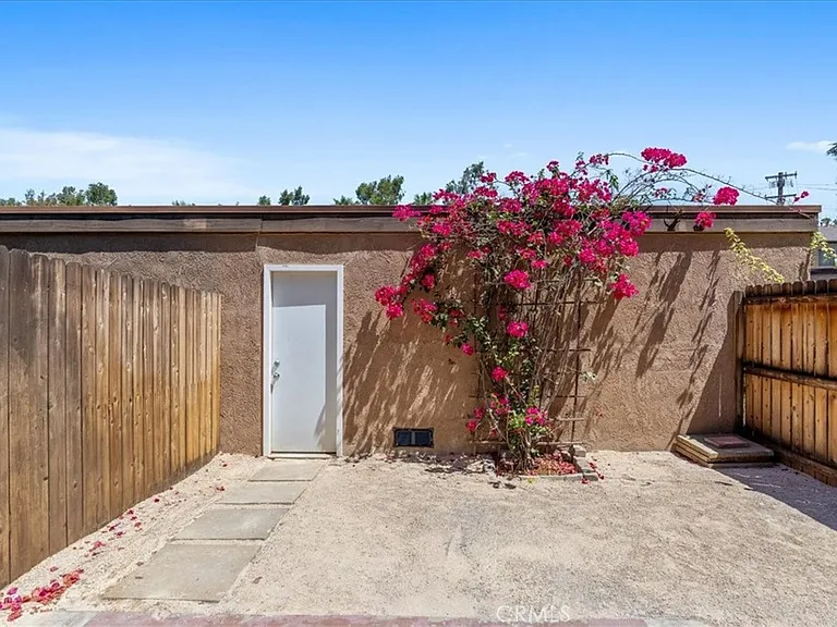 162 Tamarisk St — Photo 27