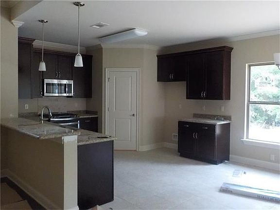 5th image of 131 Cross Creek Dr