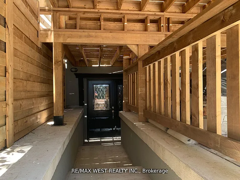 1495 King St W #LOWER — Photo 15