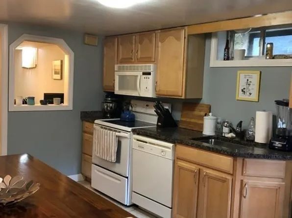 14 Monument St APT B, Charlestown, MA 02129