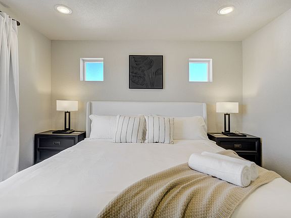 Master bedroom

Our bedrooms feature clean, hotel-quality white linens and soft towels, all freshly prepared to host you.
