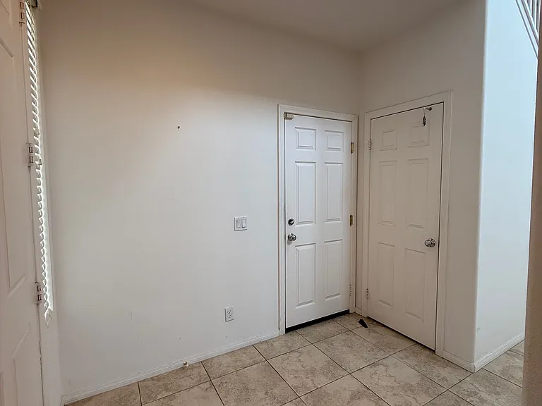 3460 Pleasant Vale Dr — Photo 2