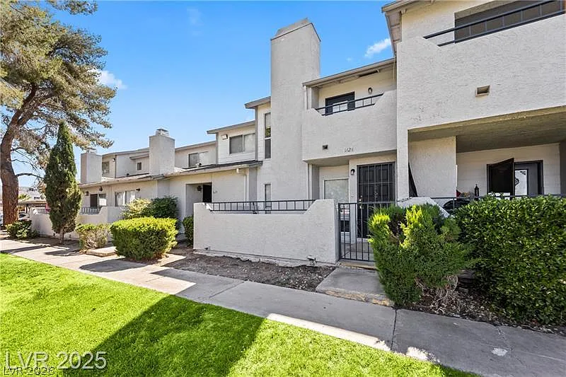 1628 Justin Ct