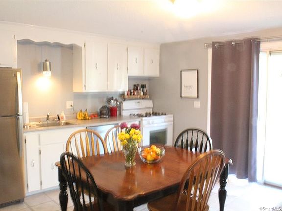 4th image of 19 Gayfeather Ln #19