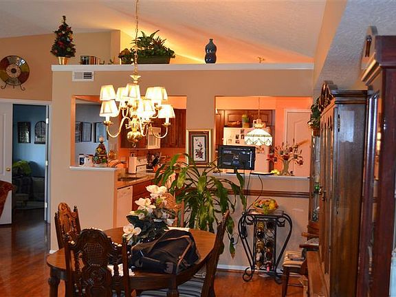3rd image of 151 Fencerail Way #7-L