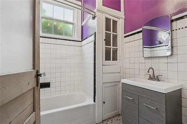 3804 Banks St — Photo 12