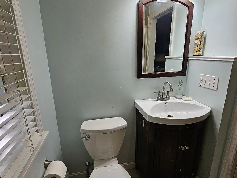 11 Laurel Ln — Photo 6