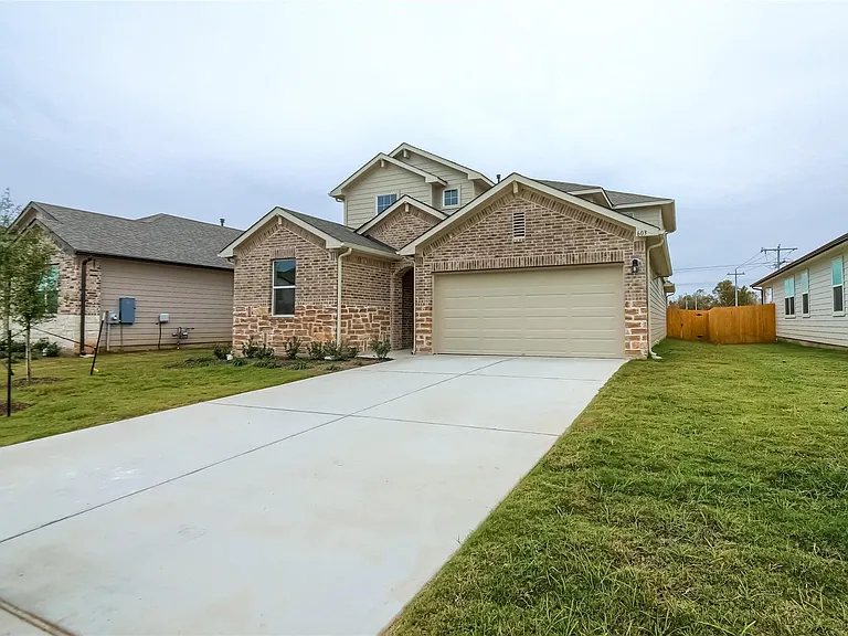 603 Bluffview Dr — Photo 2