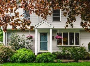 13 Yale Way, Oakland, NJ 07436