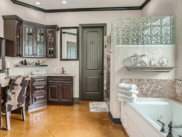 15207 Nightingale Ln — Photo 16