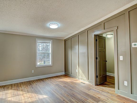 5th image of 105 Dutchess Dr