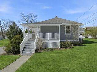 2 Cliff Rd, Hingham, MA 02043