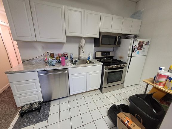 3rd image of 4901 N Hermitage Ave #G
