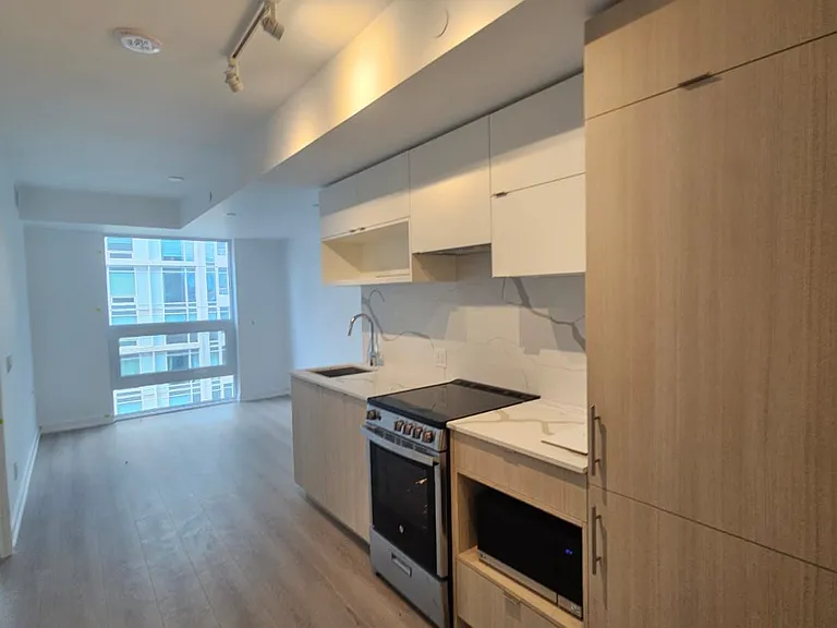 100 Queen St E #1712 — Photo 1