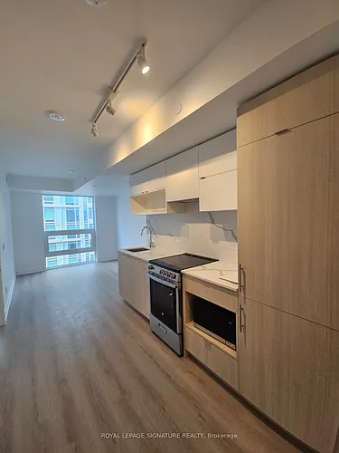 100 Queen St E #1712 Photo 1