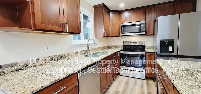 3 bed, 1.5 bath, 1190 sqft, $2,795 — Photo 4