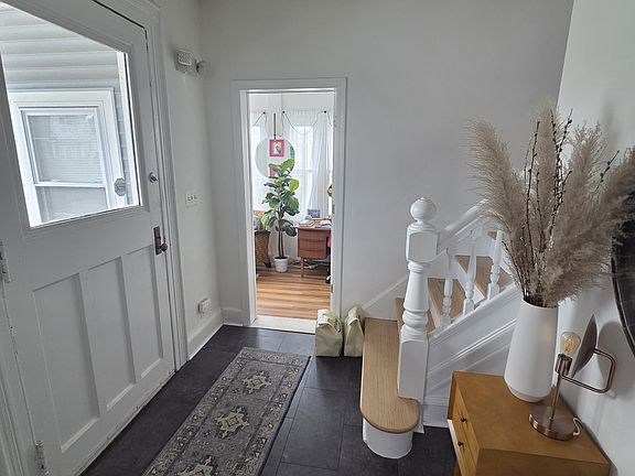 5th image of 11 Willard Pl Floor 1